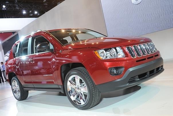 Auf den ersten Blick scheint das Antlitz des neuen Jeep Compass wie aus dem Gesicht des Grand Cherokee geschnitten. Foto: UnitedPictues/Auto-Reporter.NET